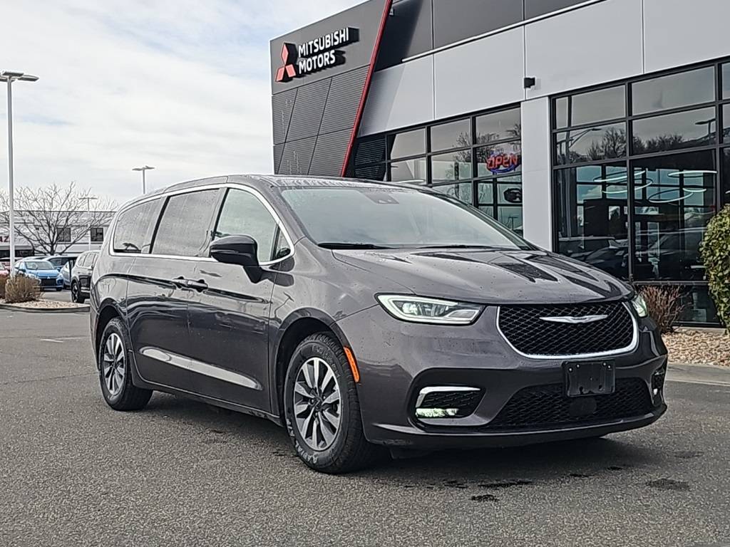 2023 Chrysler Pacifica Hybrid Touring L — Minivan — 51,927 mi — Sandy, UT
