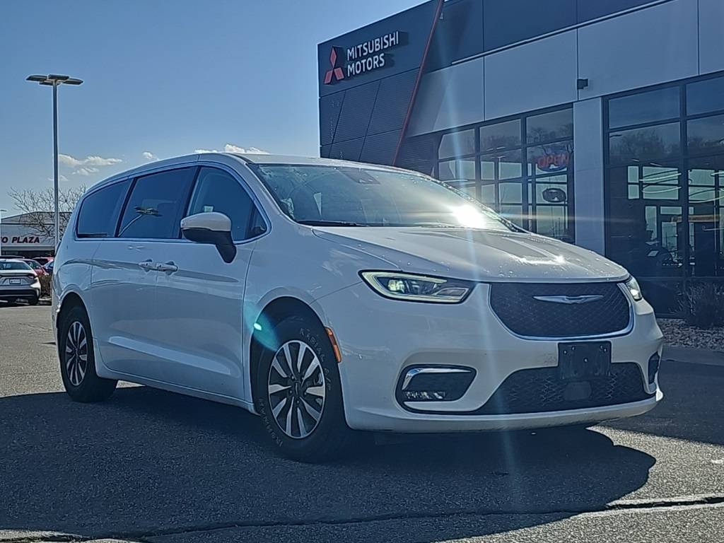2023 Chrysler Pacifica Hybrid Touring L — Minivan — 51,022 mi — Sandy, UT