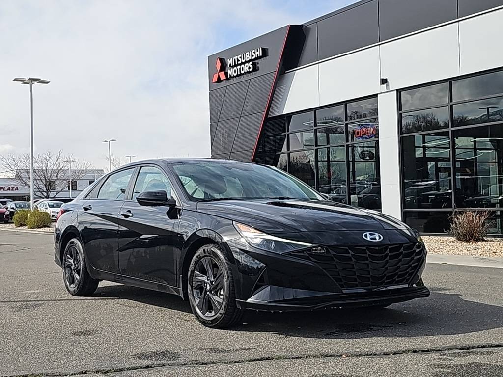 2022 Hyundai Elantra SEL — Sedan — 9,544 mi — Sandy, UT