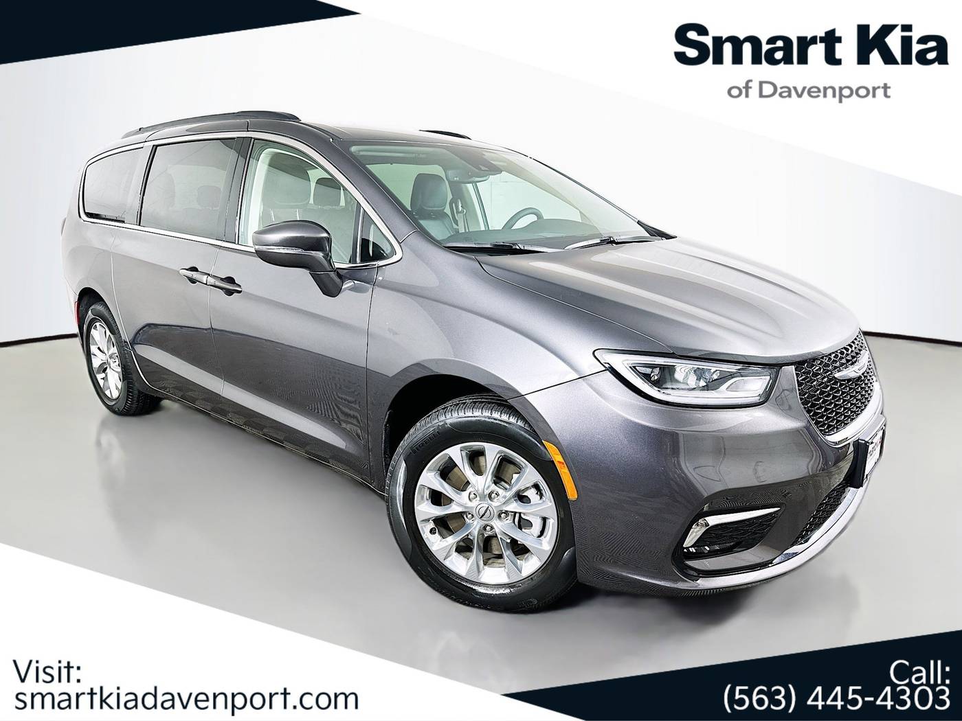 2022 Chrysler Pacifica Touring L — Minivan — 16,621 mi — Davenport, IA