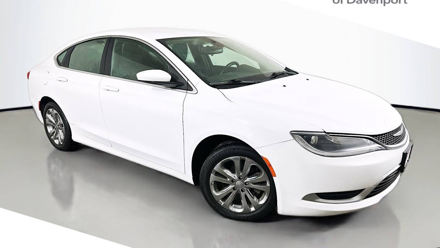 2015 Chrysler 200 Limited — Sedan — 130,126 mi — Davenport, IA
