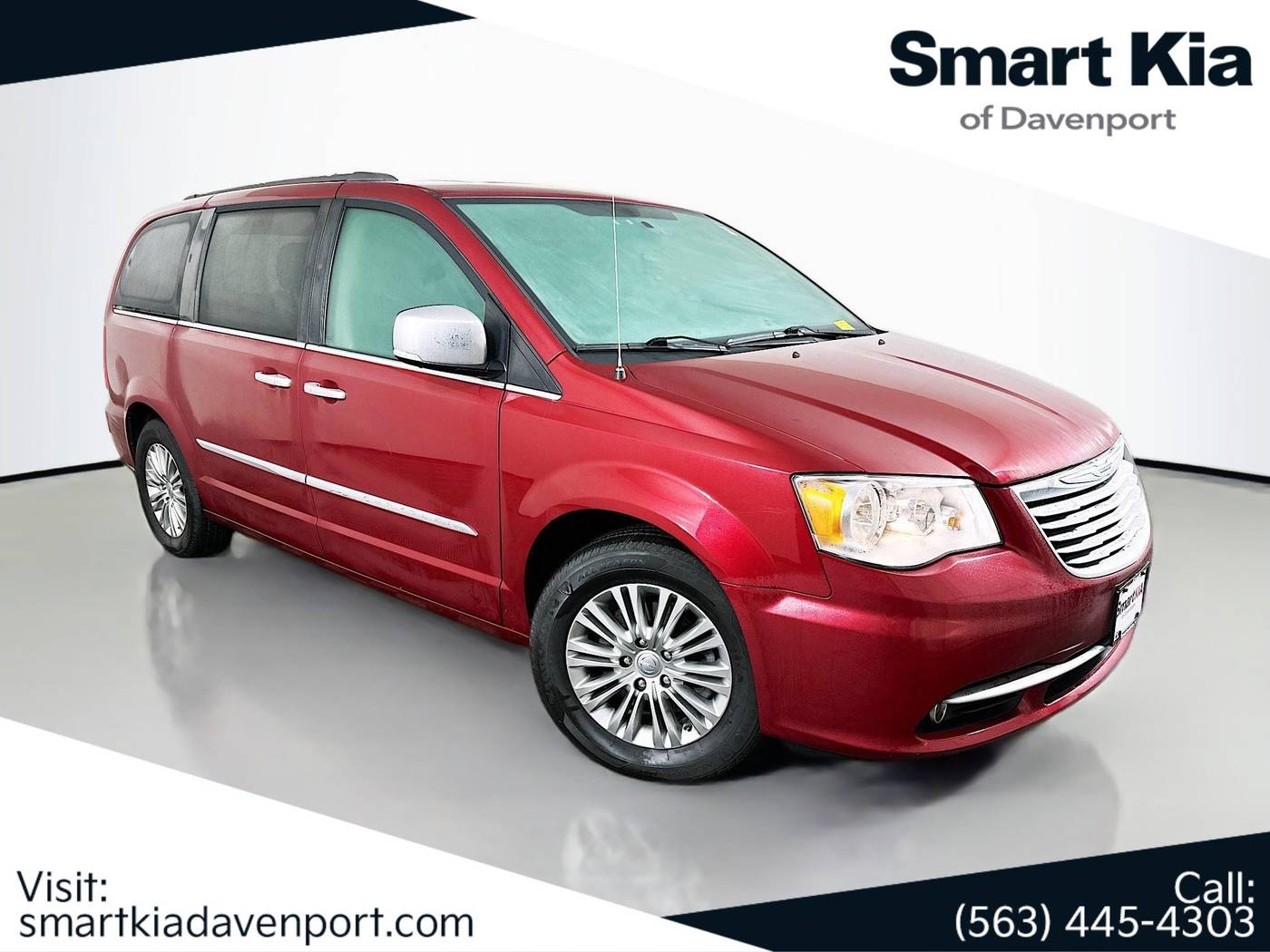 2016 Chrysler Town & Country Touring-L Anniversary Edition — Minivan — 80,936 mi — Davenport, IA
