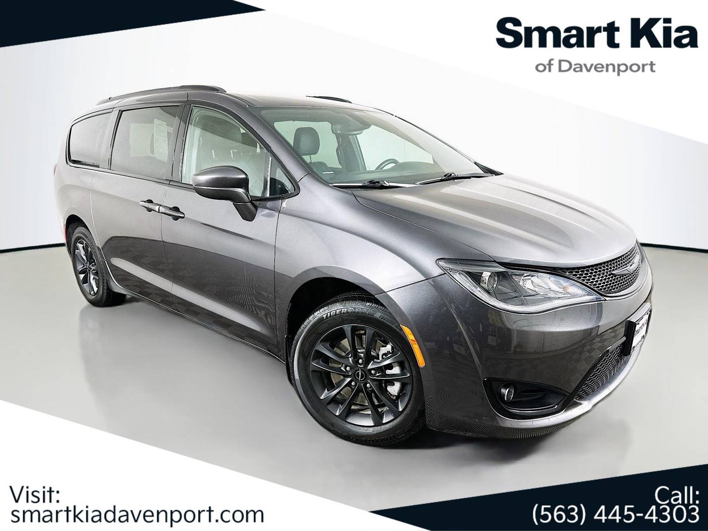 2020 Chrysler Pacifica Launch Edition — Minivan — 96,400 mi — Davenport, IA