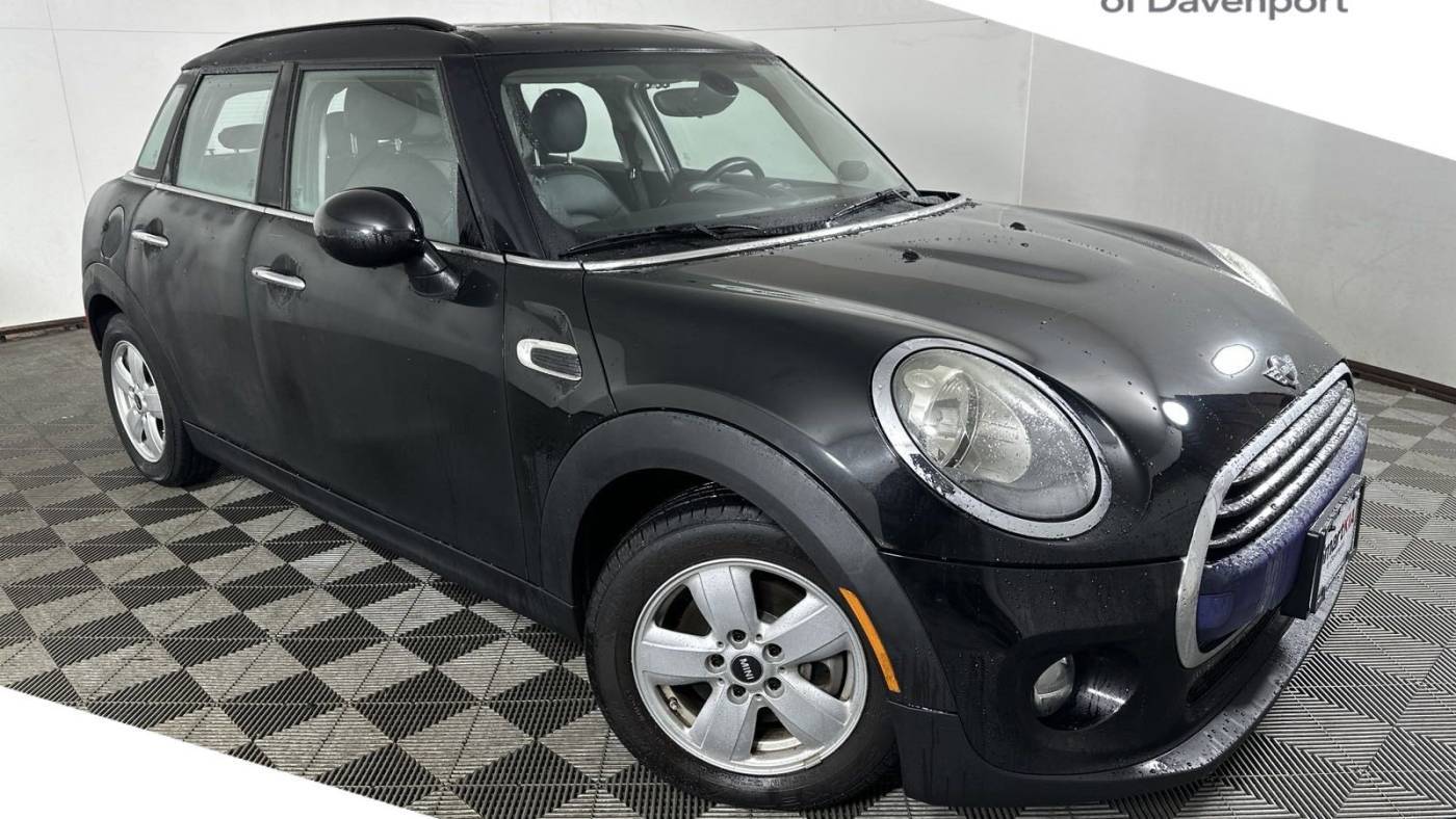 2016 MINI Hardtop Cooper — Hatchback — 76,105 mi — Davenport, IA