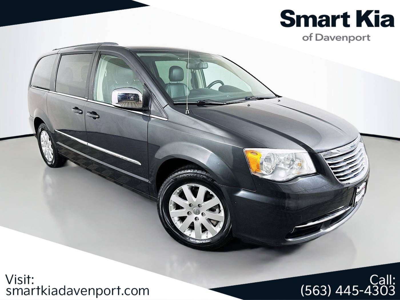 2012 Chrysler Town & Country Touring-L — Minivan — 145,629 mi — Davenport, IA