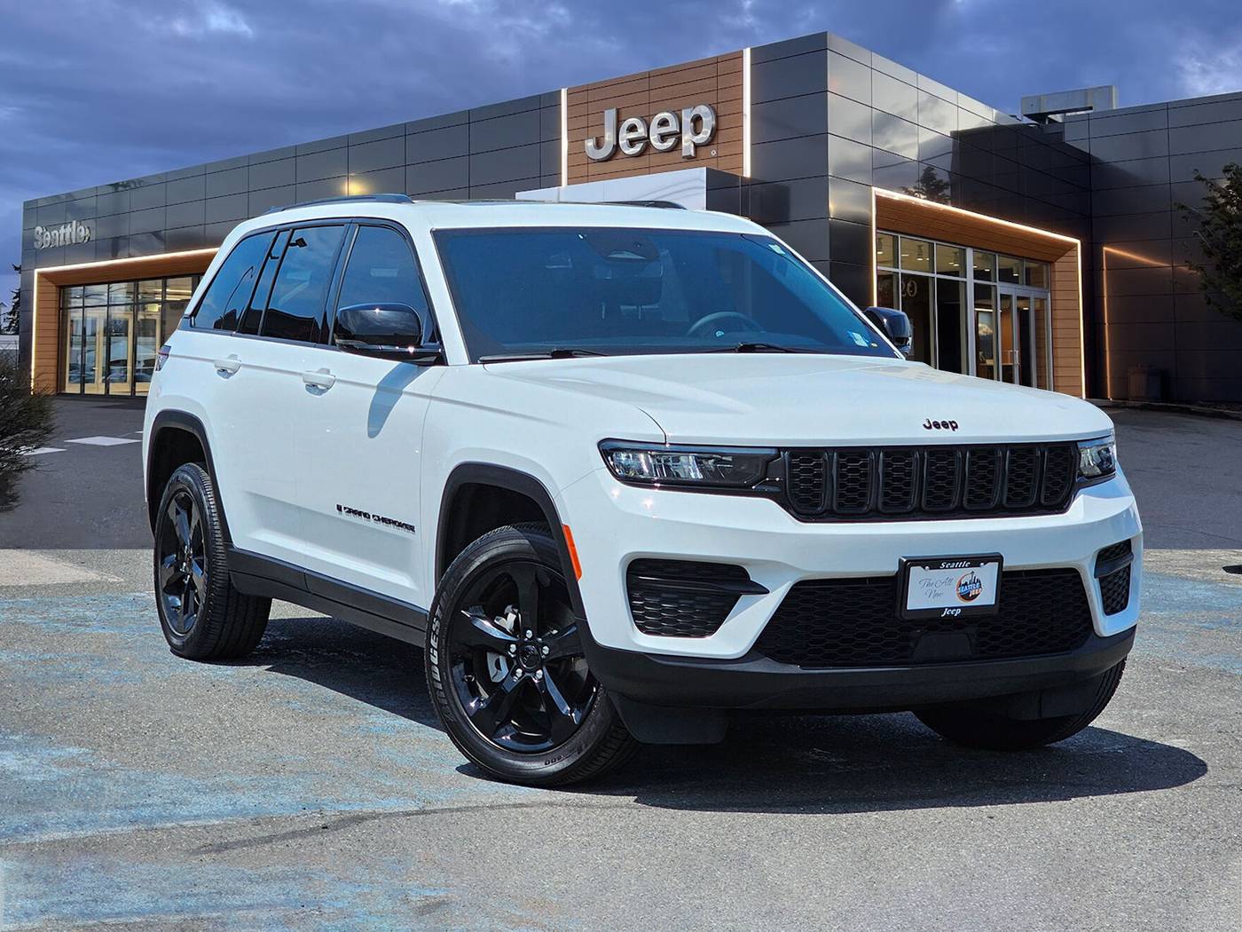 2023 Jeep Grand Cherokee Altitude X — SUV — 29,354 mi — Seattle, WA
