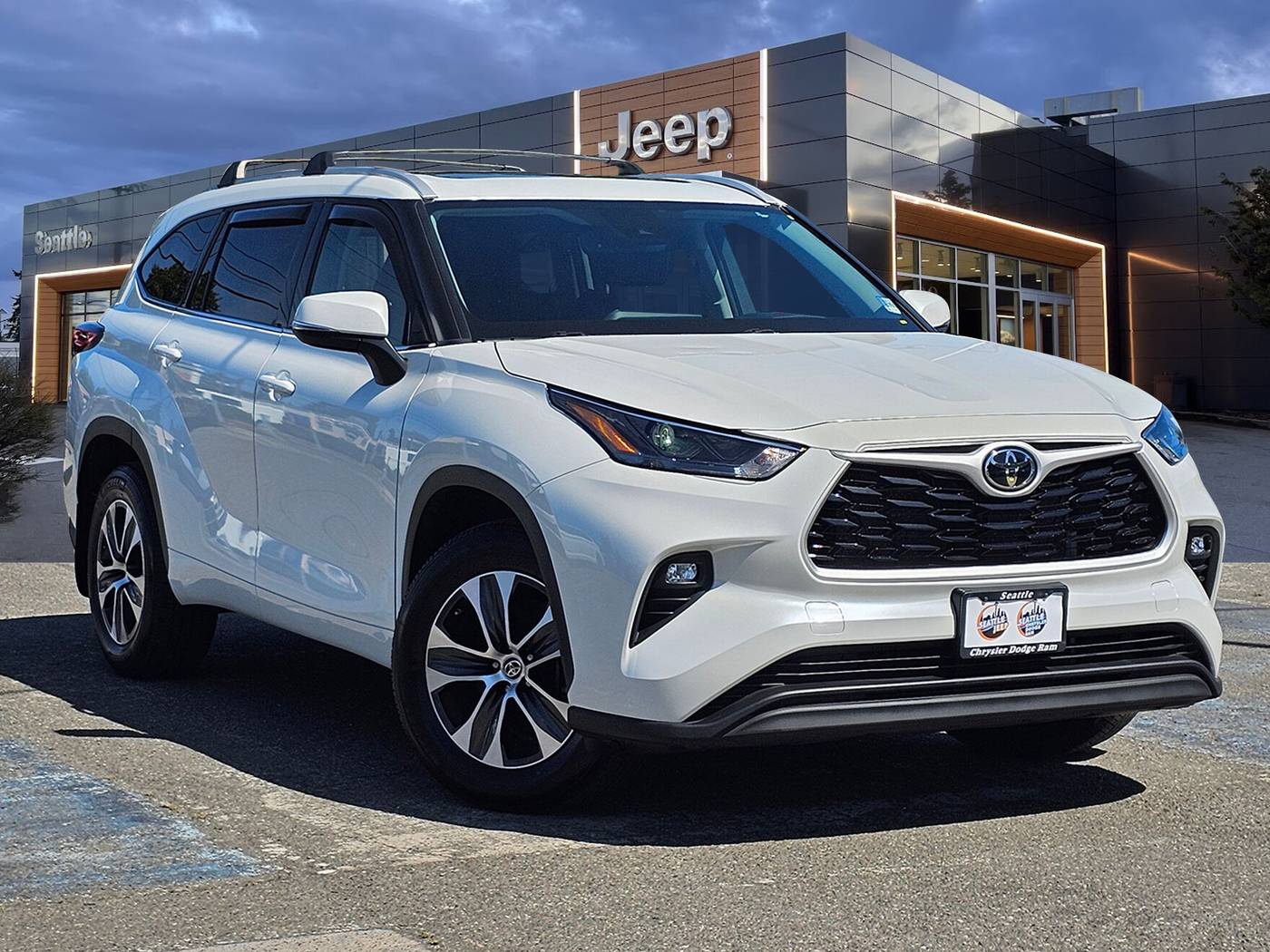2022 Toyota Highlander XLE — SUV — 31,118 mi — Seattle, WA