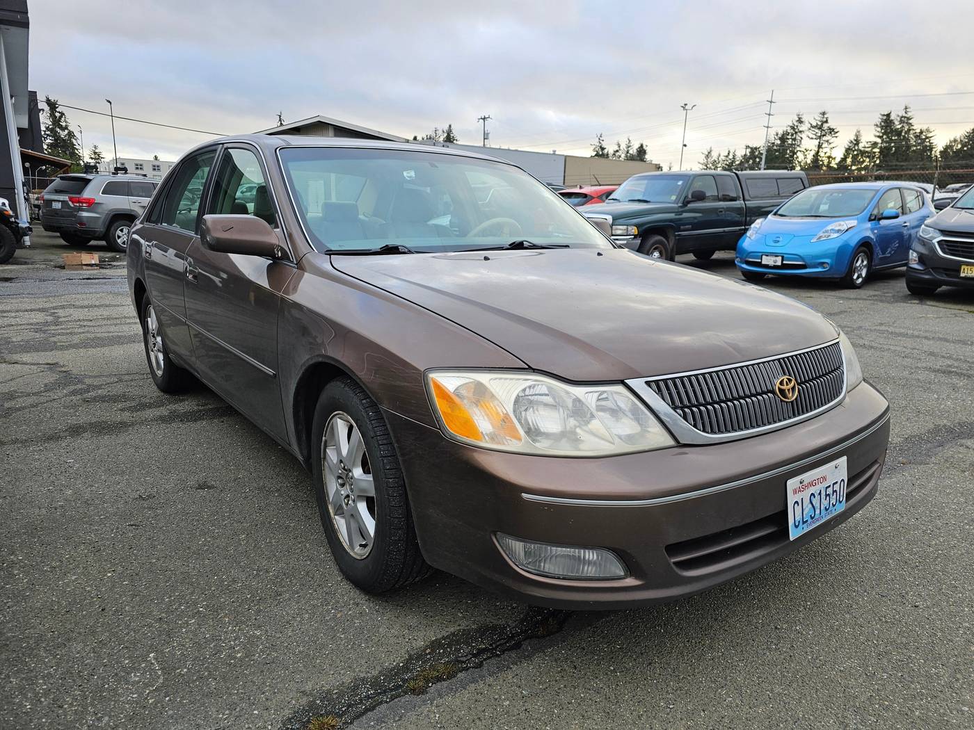 2000 Toyota Avalon XL — Sedan — 294,687 mi — Seattle, WA