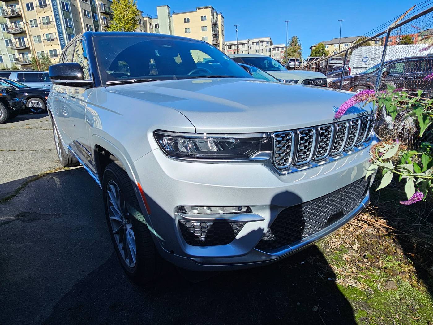 2022 Jeep Grand Cherokee Summit 4xe — SUV — 23,741 mi — Seattle, WA