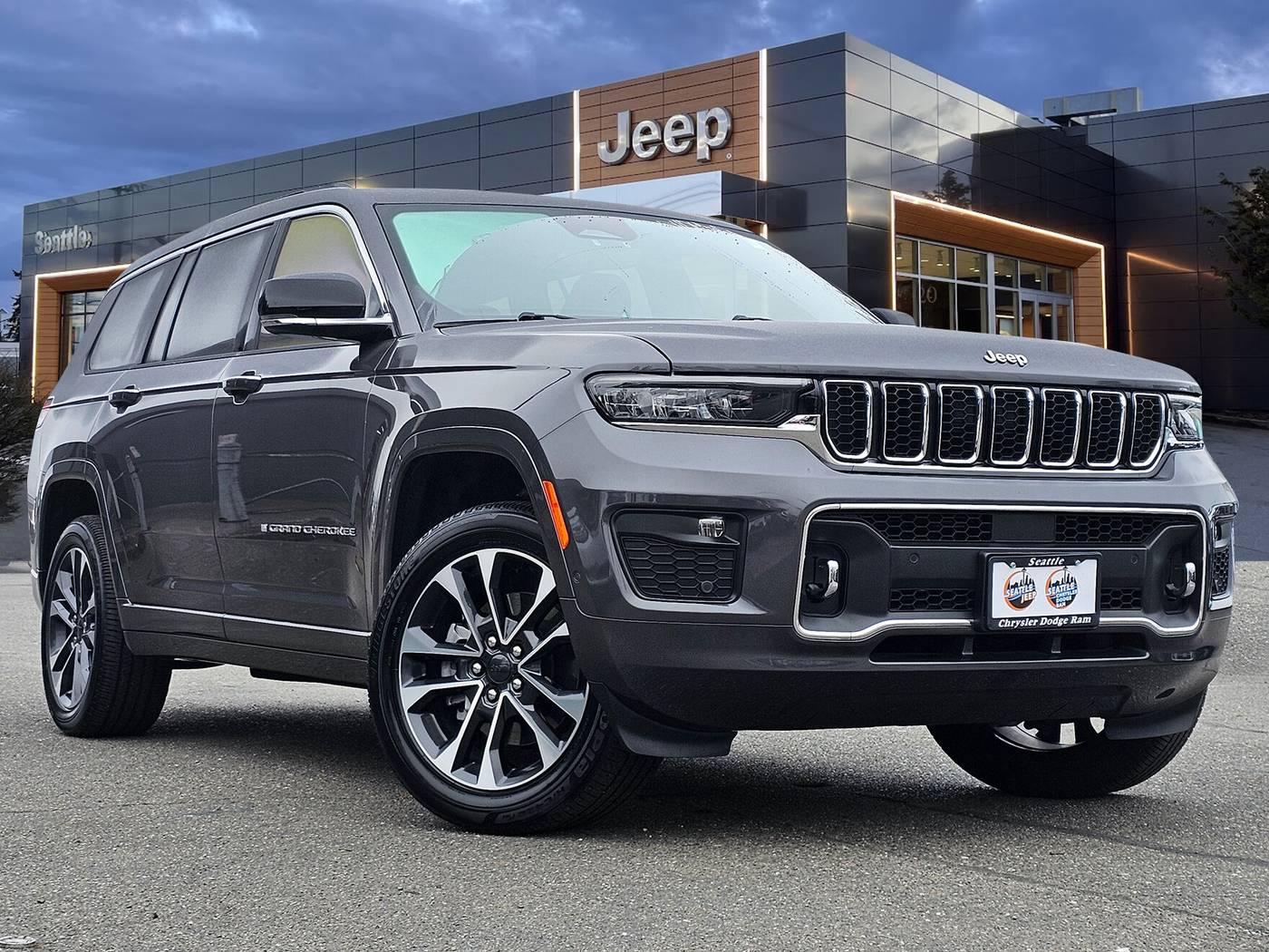 2023 Jeep Grand Cherokee Overland — SUV — 10,862 mi — Seattle, WA