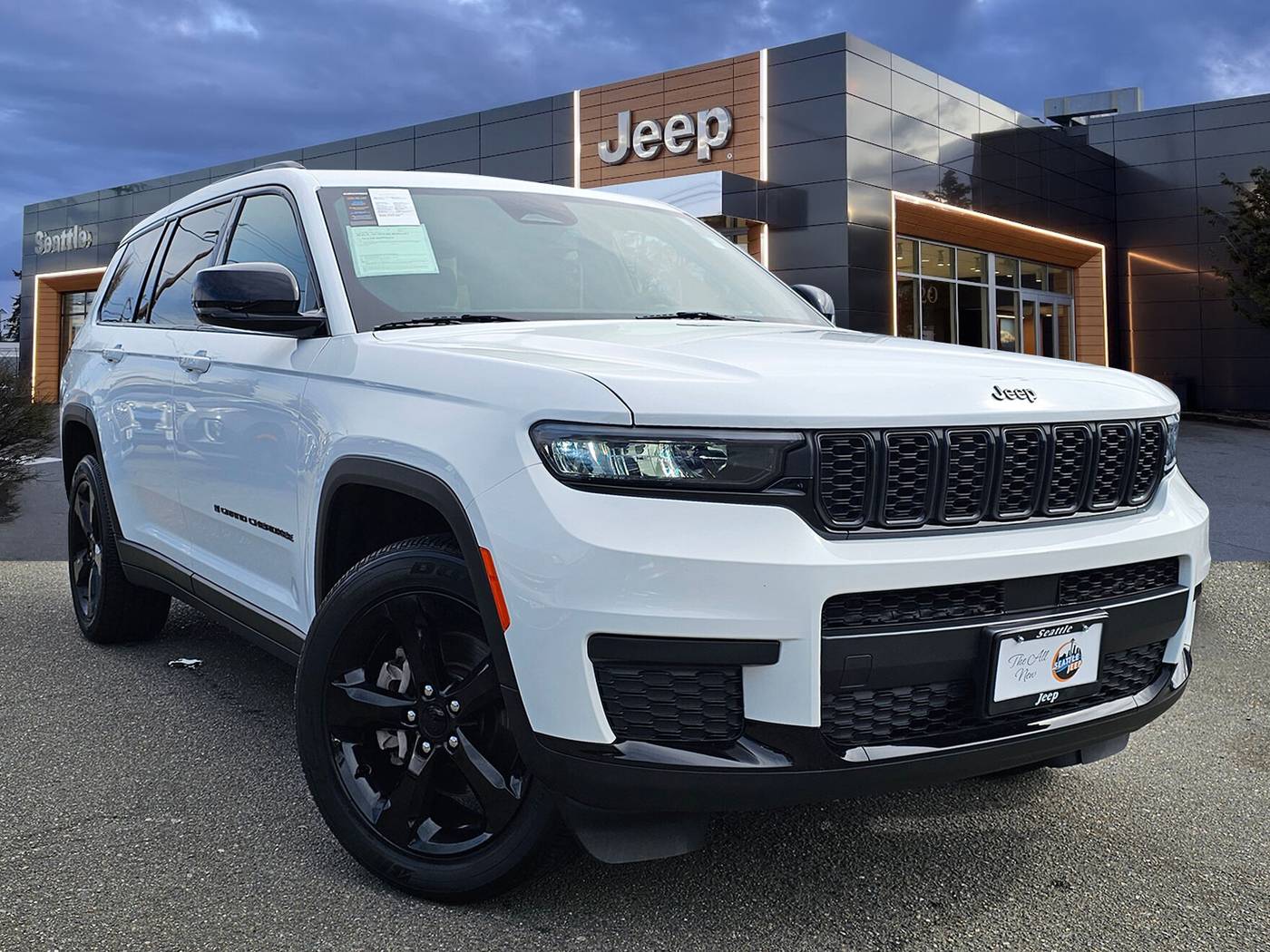 2023 Jeep Grand Cherokee Altitude — SUV — 17,150 mi — Seattle, WA