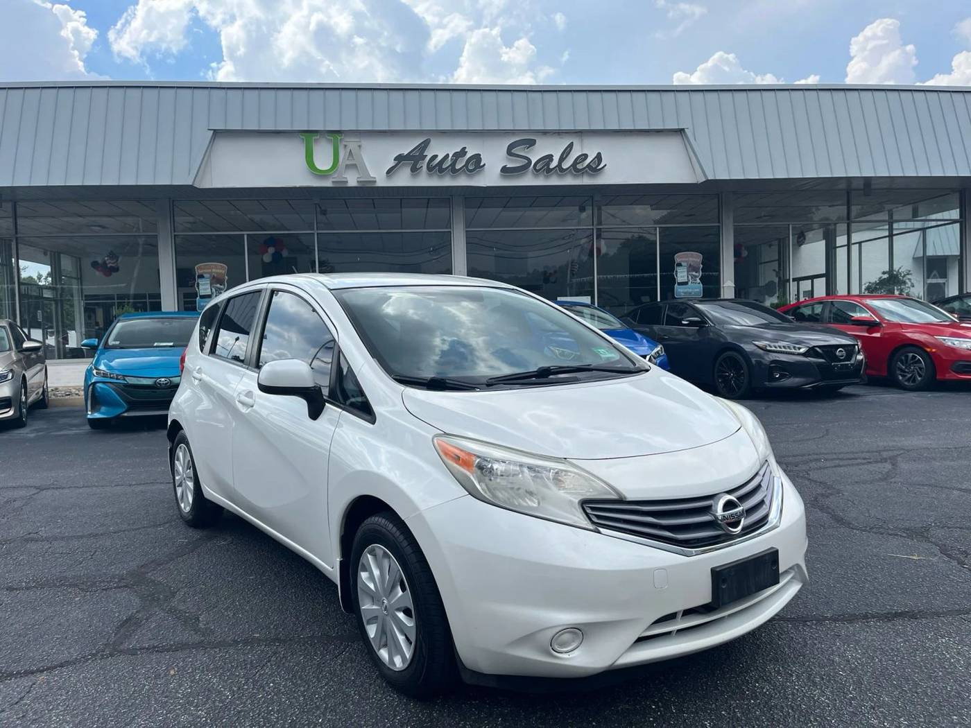 2014 Nissan Versa 1.6 SV — Hatchback — 89,476 mi — Vineland, NJ