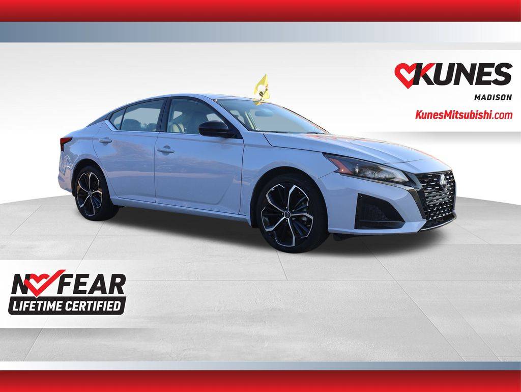 2025 Nissan Altima SR — Sedan — 19,569 mi — Madison, WI
