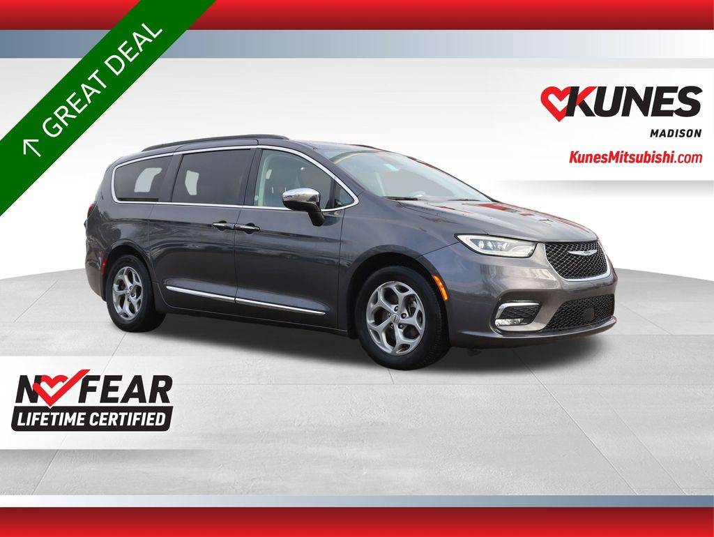 2023 Chrysler Pacifica Limited — Minivan — 88,134 mi — Madison, WI