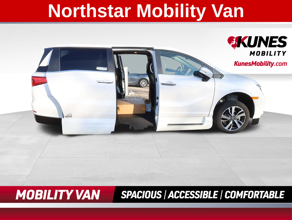 2023 Honda Odyssey Touring — Minivan — 150 mi — Madison, WI