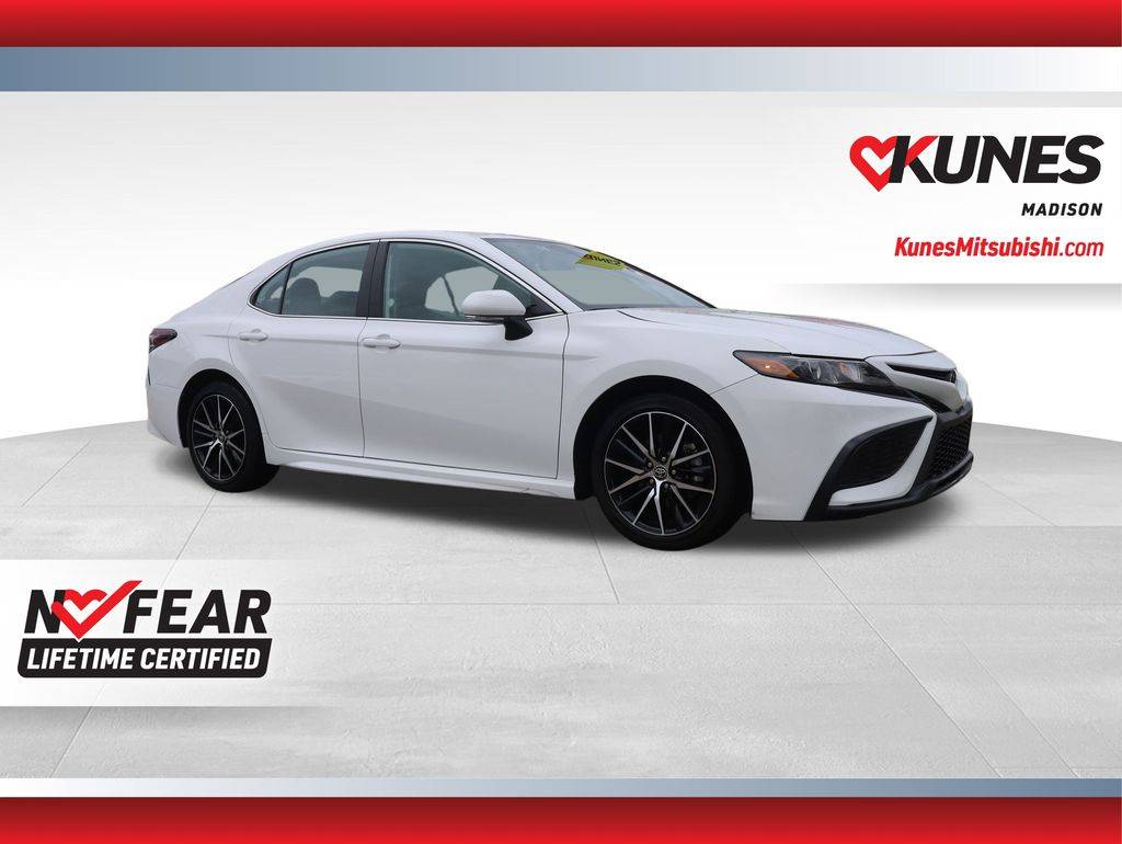 2024 Toyota Camry SE — Sedan — 36,131 mi — Madison, WI