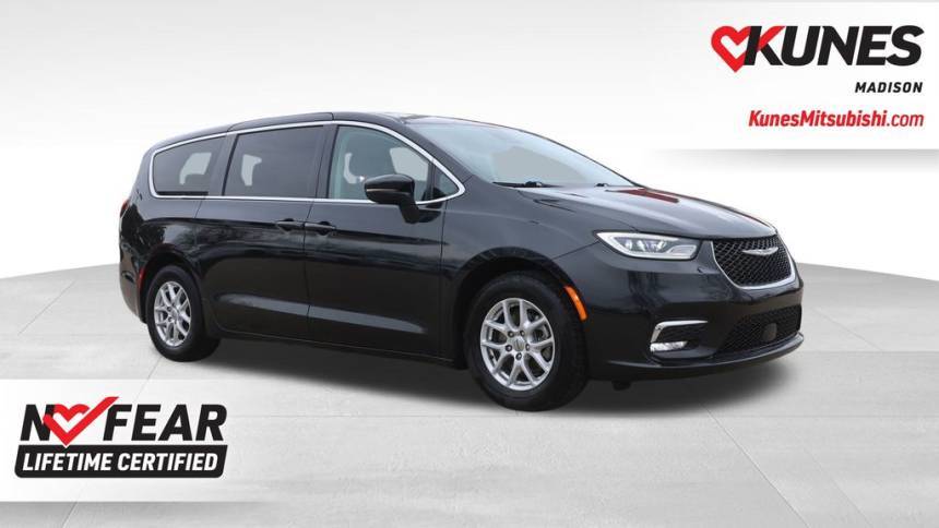 2023 Chrysler Pacifica Touring L — Minivan — 80,406 mi — Madison, WI