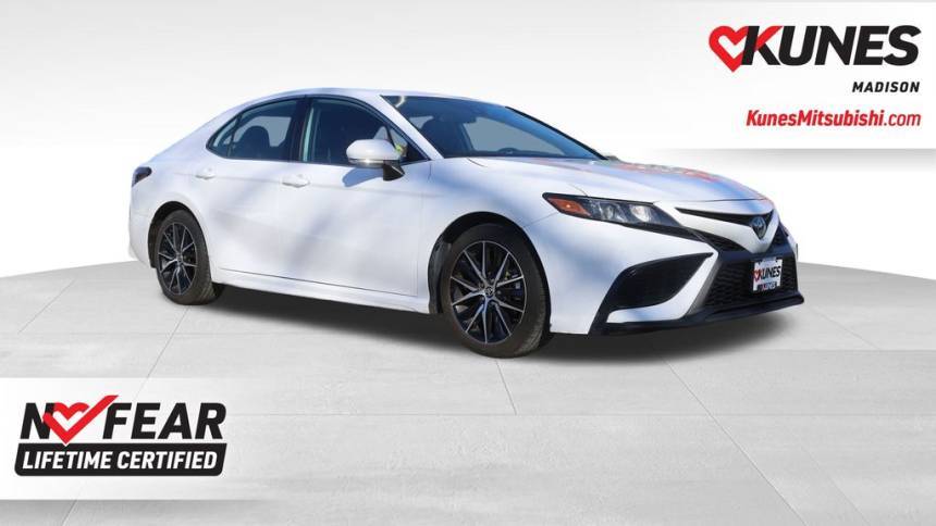 2023 Toyota Camry SE — Sedan — 61,000 mi — Madison, WI