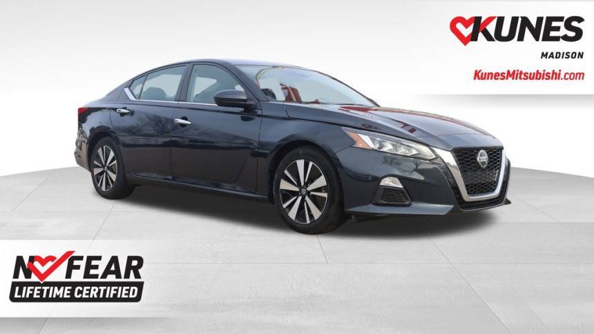 2022 Nissan Altima SV — Sedan — 61,296 mi — Madison, WI
