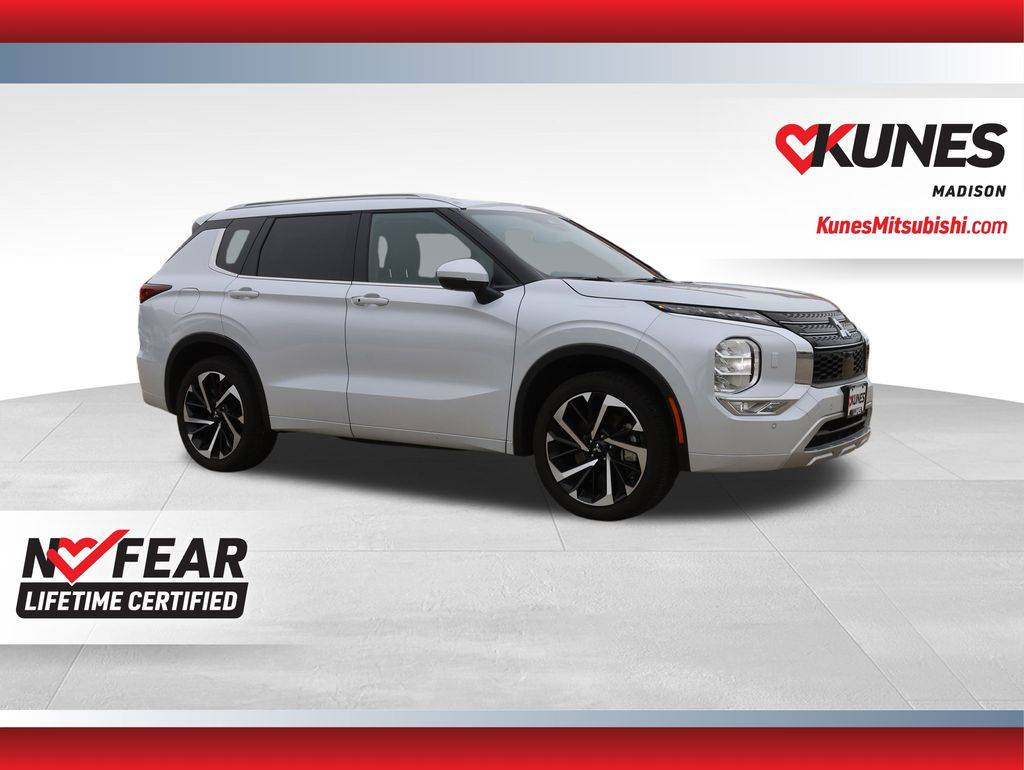 2024 Mitsubishi Outlander SEL — SUV — 11,045 mi — Madison, WI