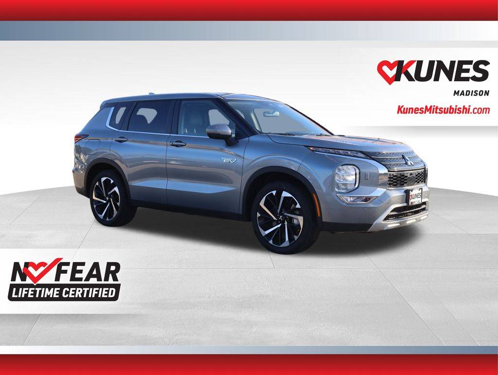 2024 Mitsubishi Outlander Plug-In Hybrid SE — SUV — 15,729 mi — Madison, WI