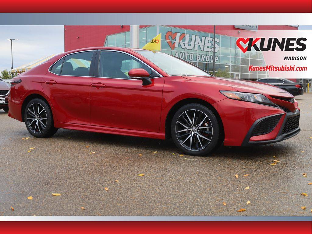 2022 Toyota Camry SE — Sedan — 101,963 mi — Madison, WI