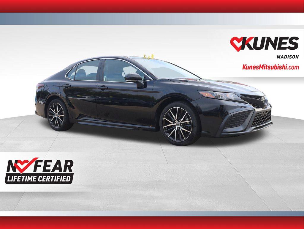 2024 Toyota Camry SE — Sedan — 51,839 mi — Madison, WI