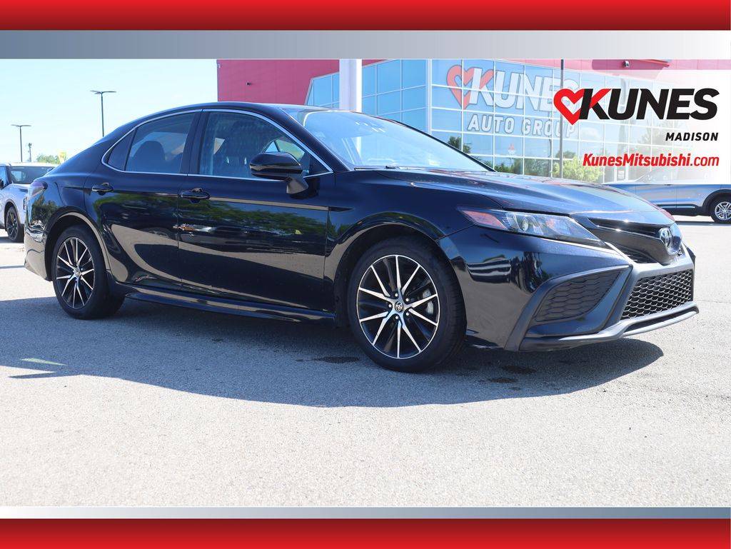 2021 Toyota Camry SE — Sedan — 110,274 mi — Madison, WI