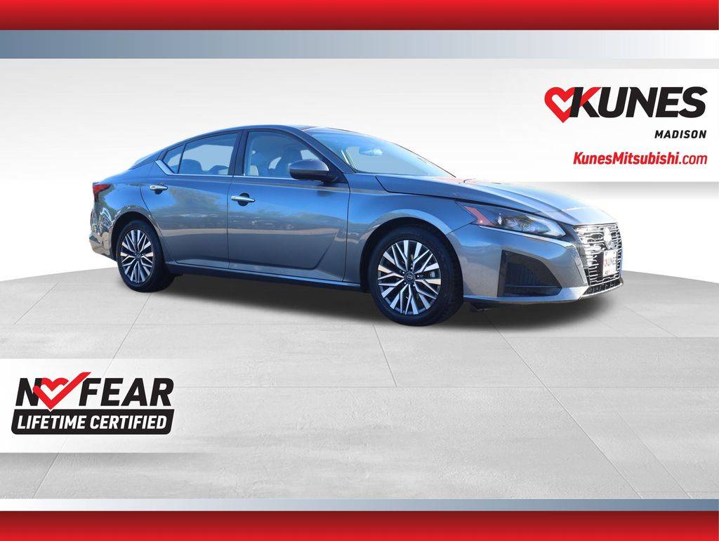 2023 Nissan Altima SV — Sedan — 65,118 mi — Madison, WI