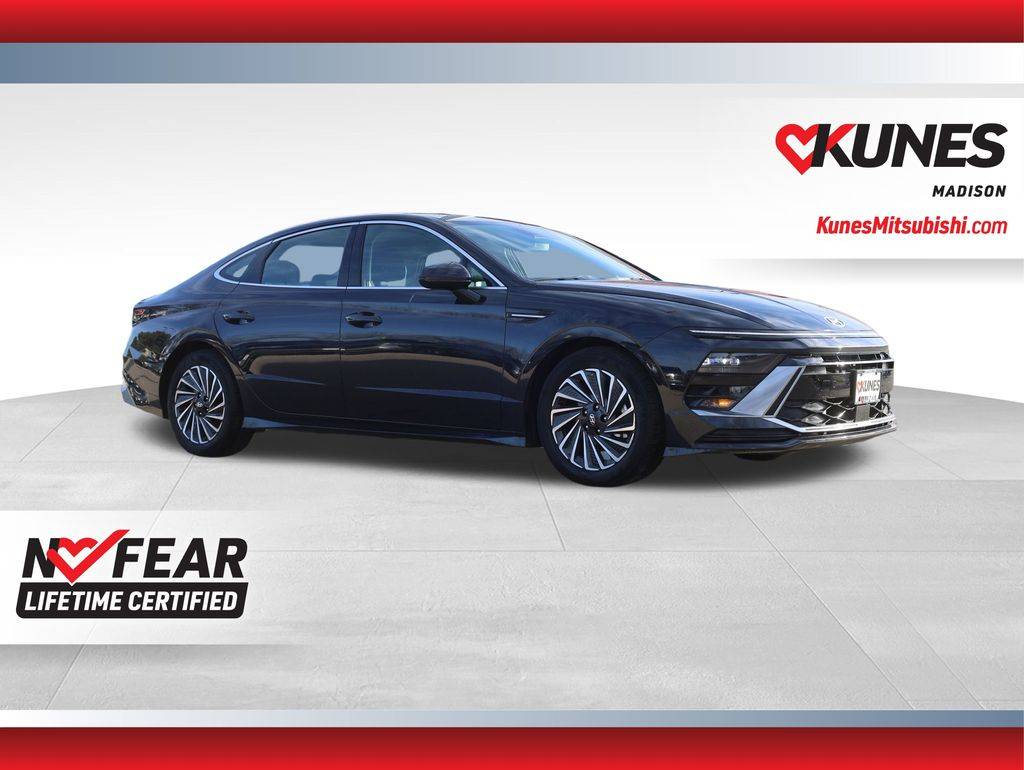 2024 Hyundai Sonata Hybrid SEL — Sedan — 16,429 mi — Madison, WI