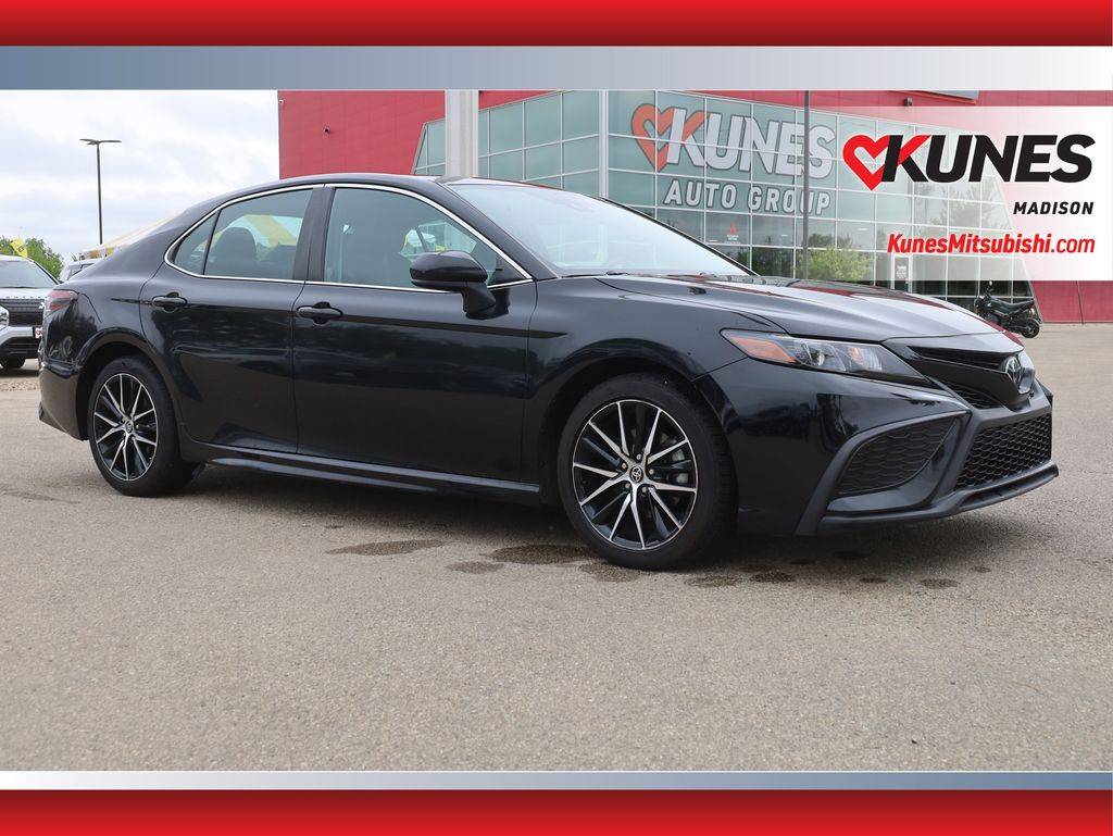 2021 Toyota Camry SE — Sedan — 110,923 mi — Madison, WI