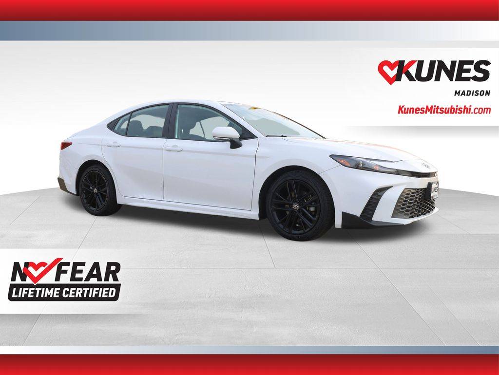2025 Toyota Camry Hybrid SE — Sedan — 42,977 mi — Madison, WI