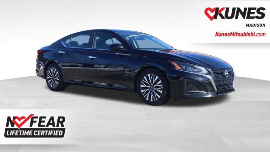 2023 Nissan Altima SV — Sedan — 55,446 mi — Madison, WI