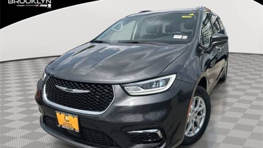 2021 Chrysler Pacifica Touring L — Minivan — 36,217 mi — Brooklyn, NY