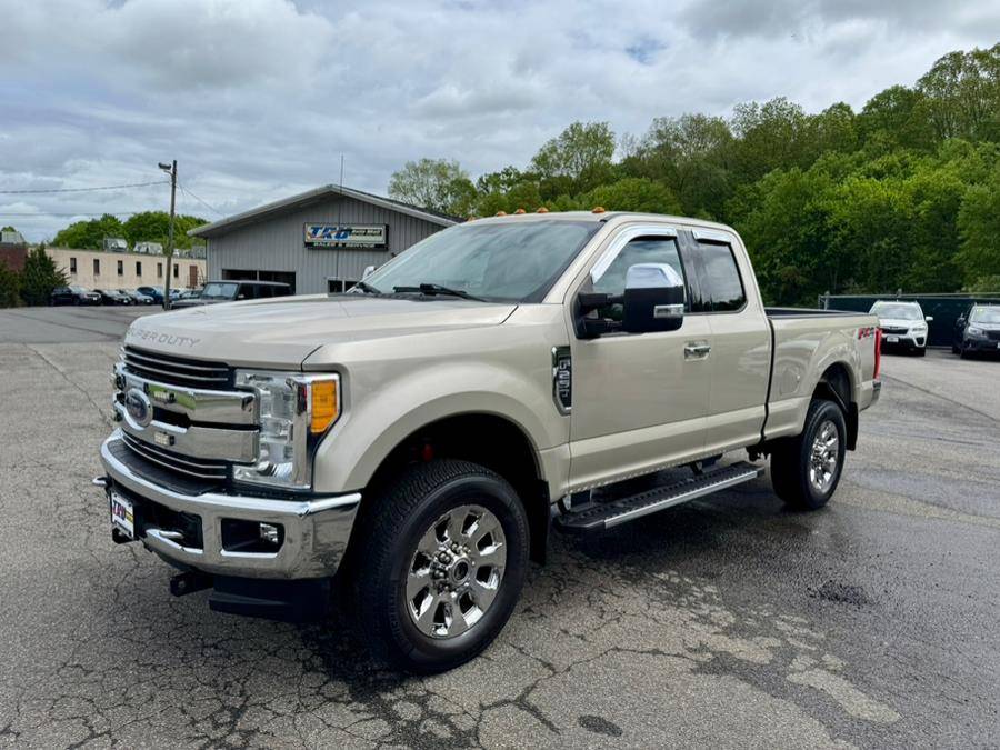 2017 Ford Super Duty F-250 Lariat — Pickup Truck — 108,495 mi — Berlin, CT