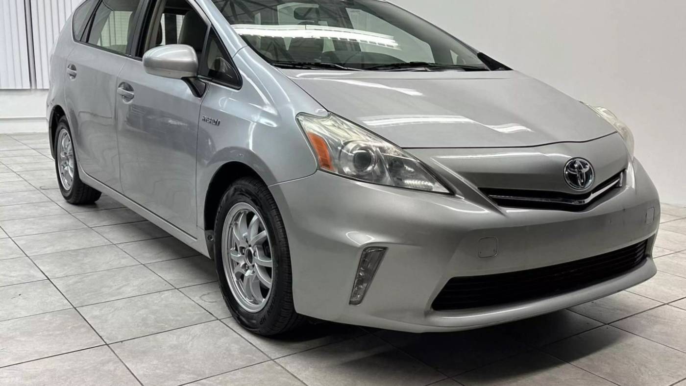 2014 Toyota Prius v Two — Wagon — 114,820 mi — Chantilly, VA