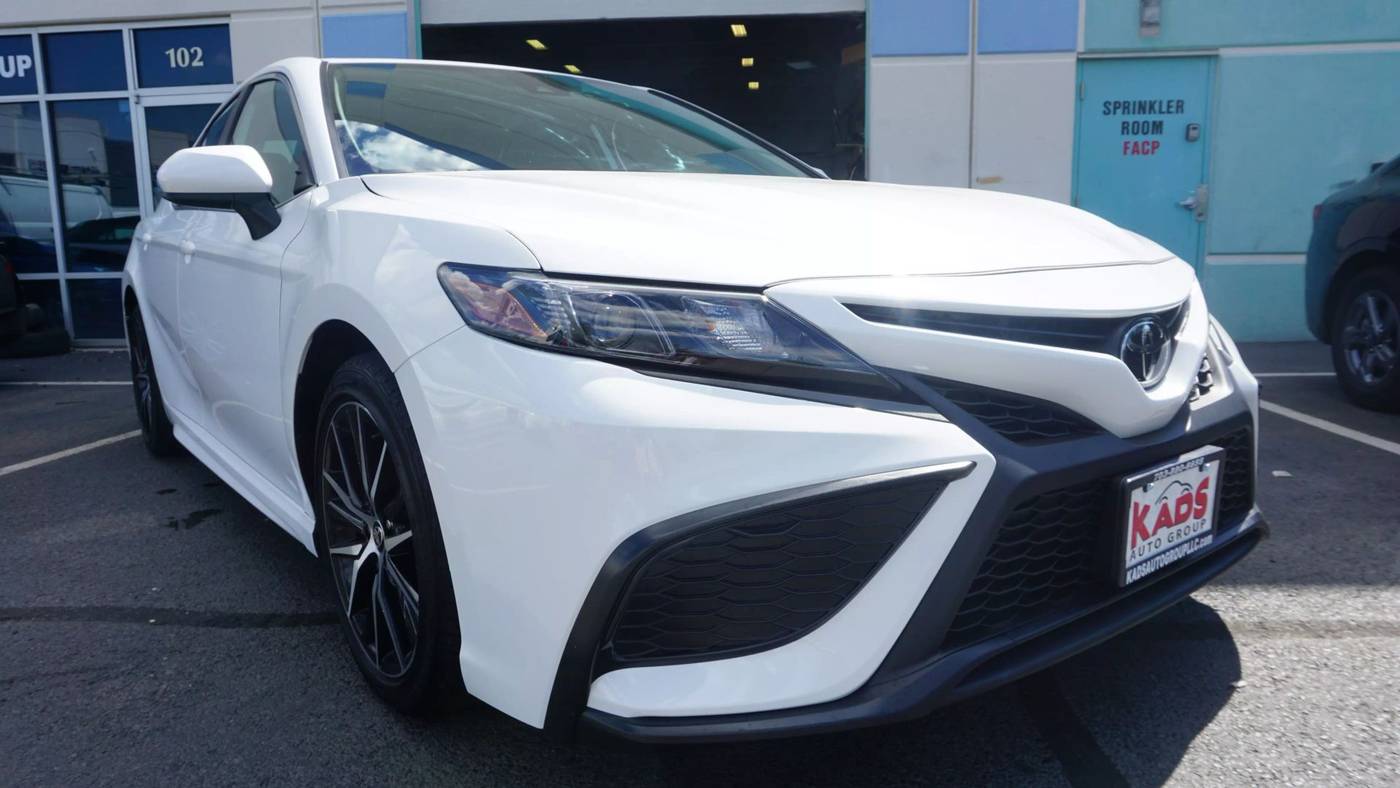 2022 Toyota Camry SE — Sedan — 69,661 mi — Chantilly, VA