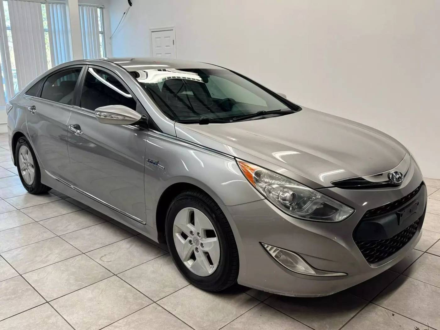 2011 Hyundai Sonata Hybrid Base — Sedan — 117,979 mi — Chantilly, VA