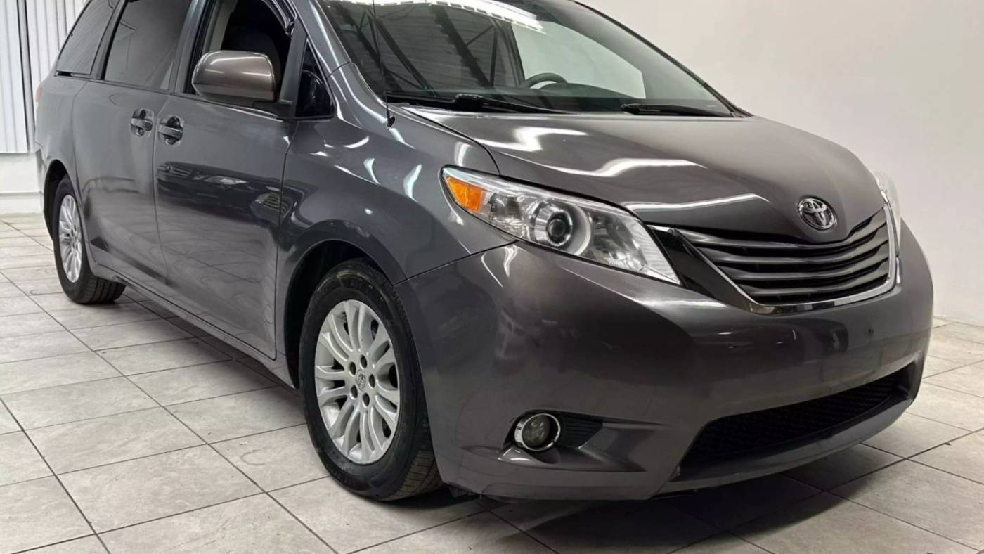 2014 Toyota Sienna XLE — Minivan — 156,911 mi — Chantilly, VA