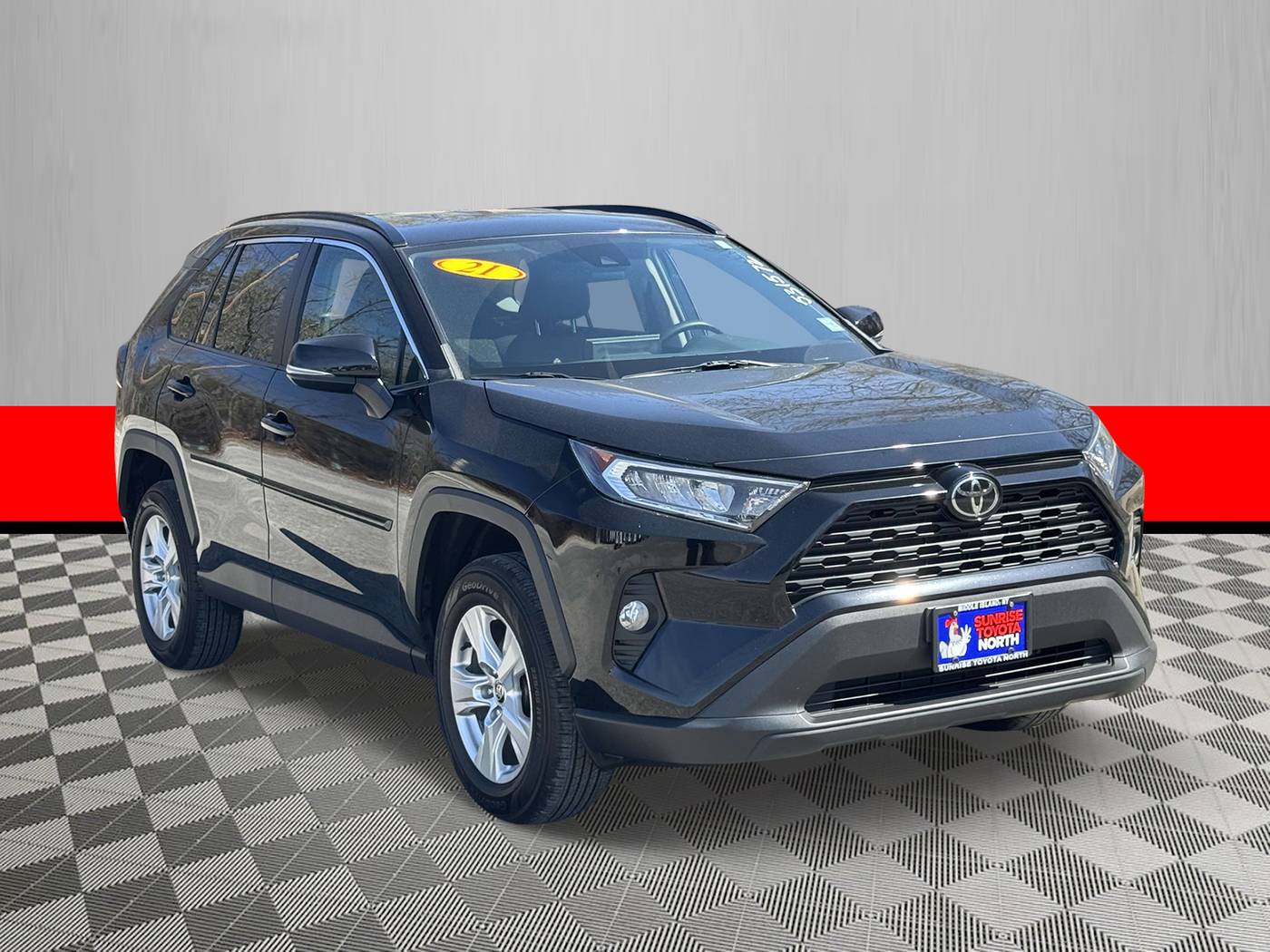 2021 Toyota RAV4 XLE — SUV — 27,812 mi — Middle Island, NY