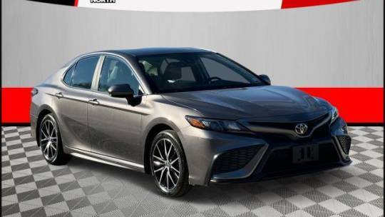 2021 Toyota Camry SE — Sedan — 31,886 mi — Middle Island, NY