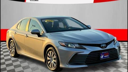 2022 Toyota Camry Hybrid LE — Sedan — 11,668 mi — Middle Island, NY