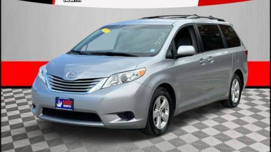 2017 Toyota Sienna LE — Minivan — 97,460 mi — Middle Island, NY