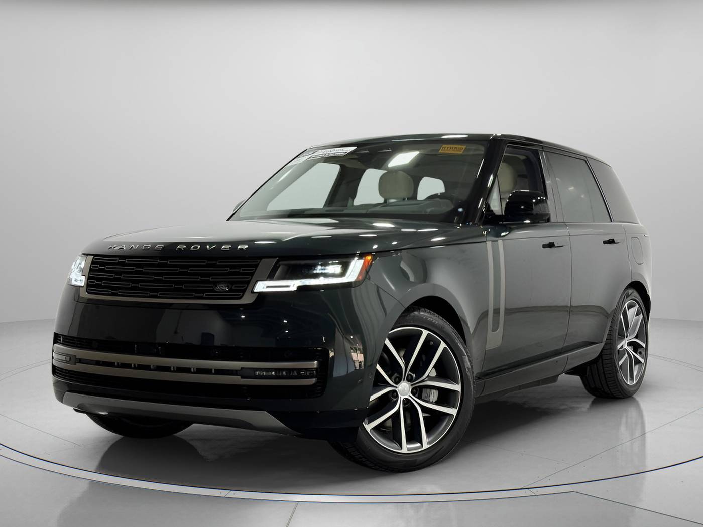 2025 Land Rover Range Rover P550e SE