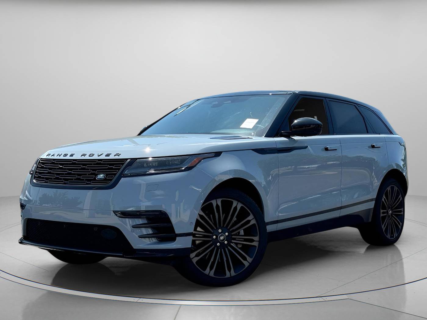 2026 Land Rover Range Rover Velar Dynamic SE — SUV — 17 mi — Creve Coeur, MO