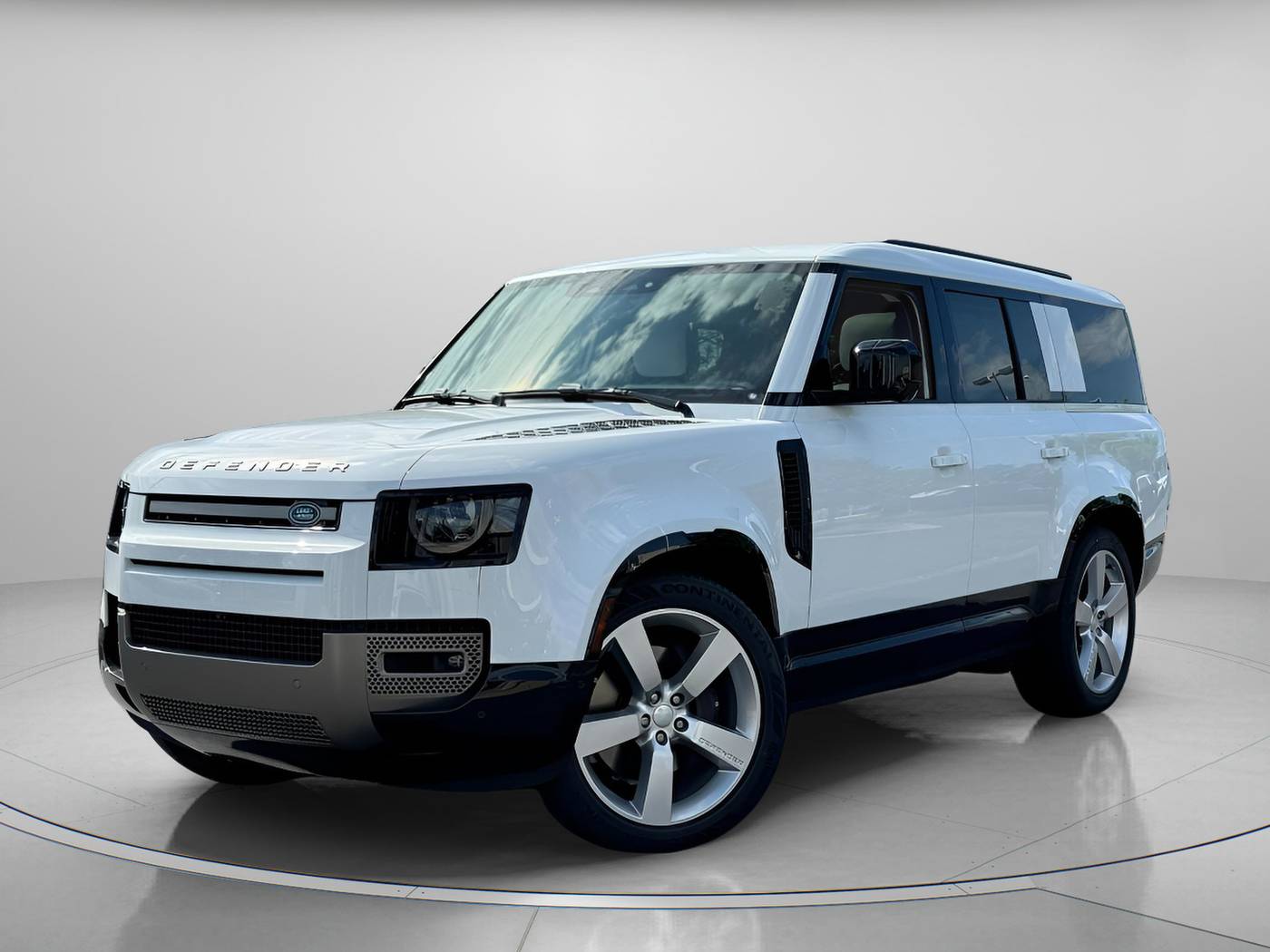 2025 Land Rover Defender X-Dynamic SE — SUV — 14 mi — Creve Coeur, MO