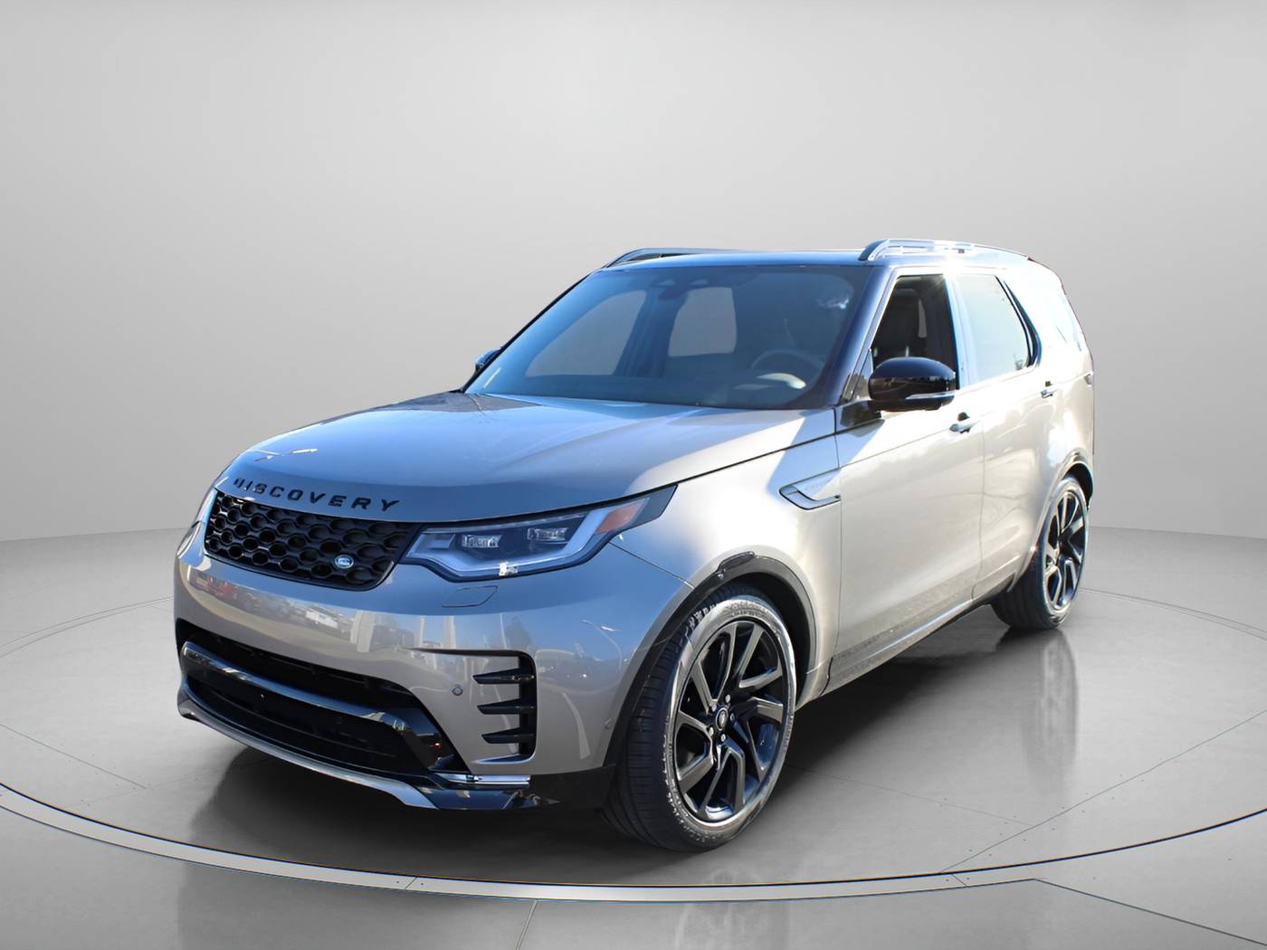 2025 Land Rover Discovery Dynamic SE — SUV — 17 mi — Creve Coeur, MO