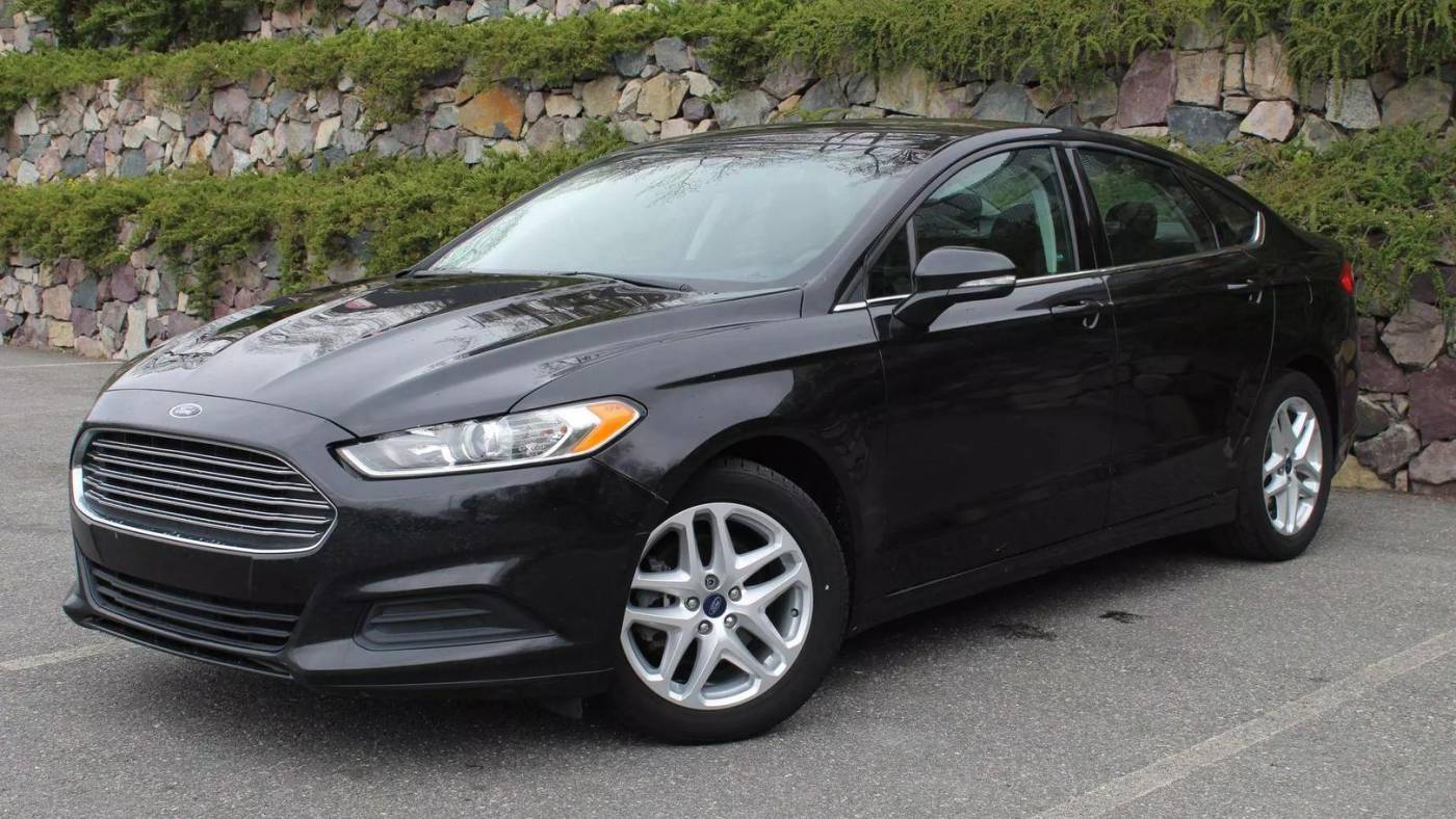 2015 Ford Fusion SE — Sedan — 121,957 mi — Malden, MA