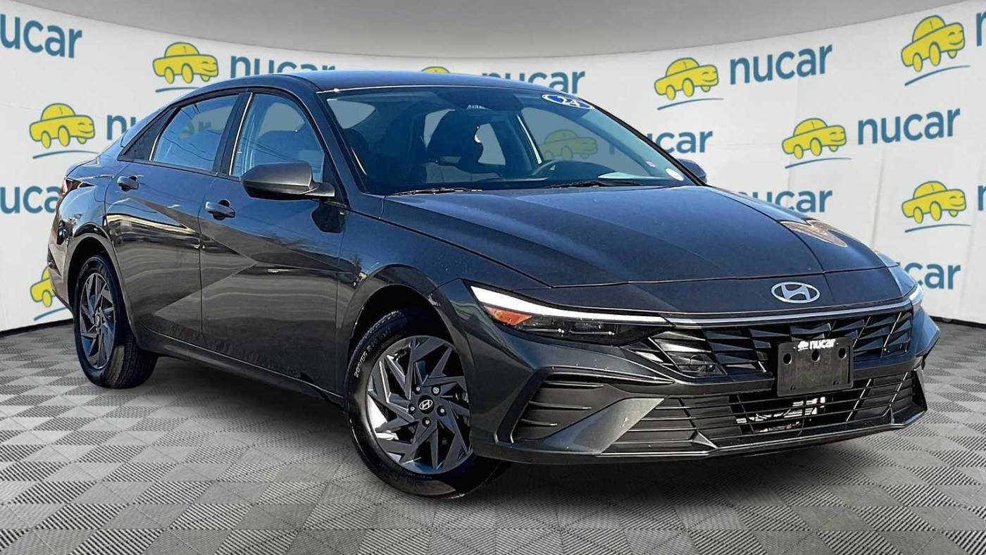 2024 Hyundai Elantra Hybrid Blue — Sedan — 3,417 mi — Norwood, MA