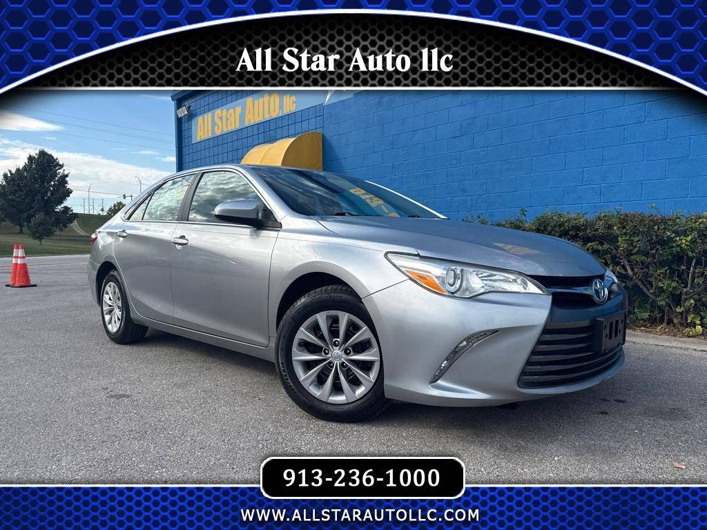 2015 Toyota Camry LE — Sedan — 33,666 mi — Merriam, KS